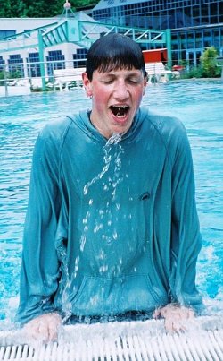 Wet Hoodie Sweatshirt in Pool